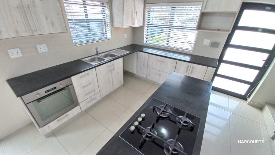 To Let 2 Bedroom Property for Rent in Lansdowne Western Cape